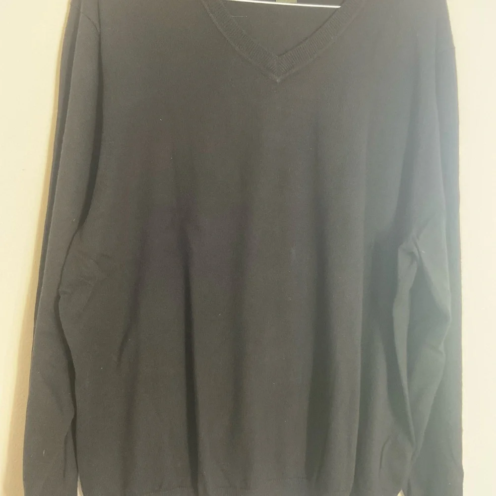 Eddie Bauer Men’s Size Large Black V Neck Cotton Cashmere Blend Sweater - Picture 2 of 6